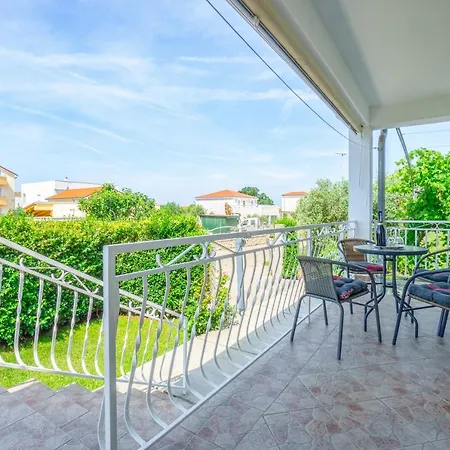 Mirjana Apartman Sukošan